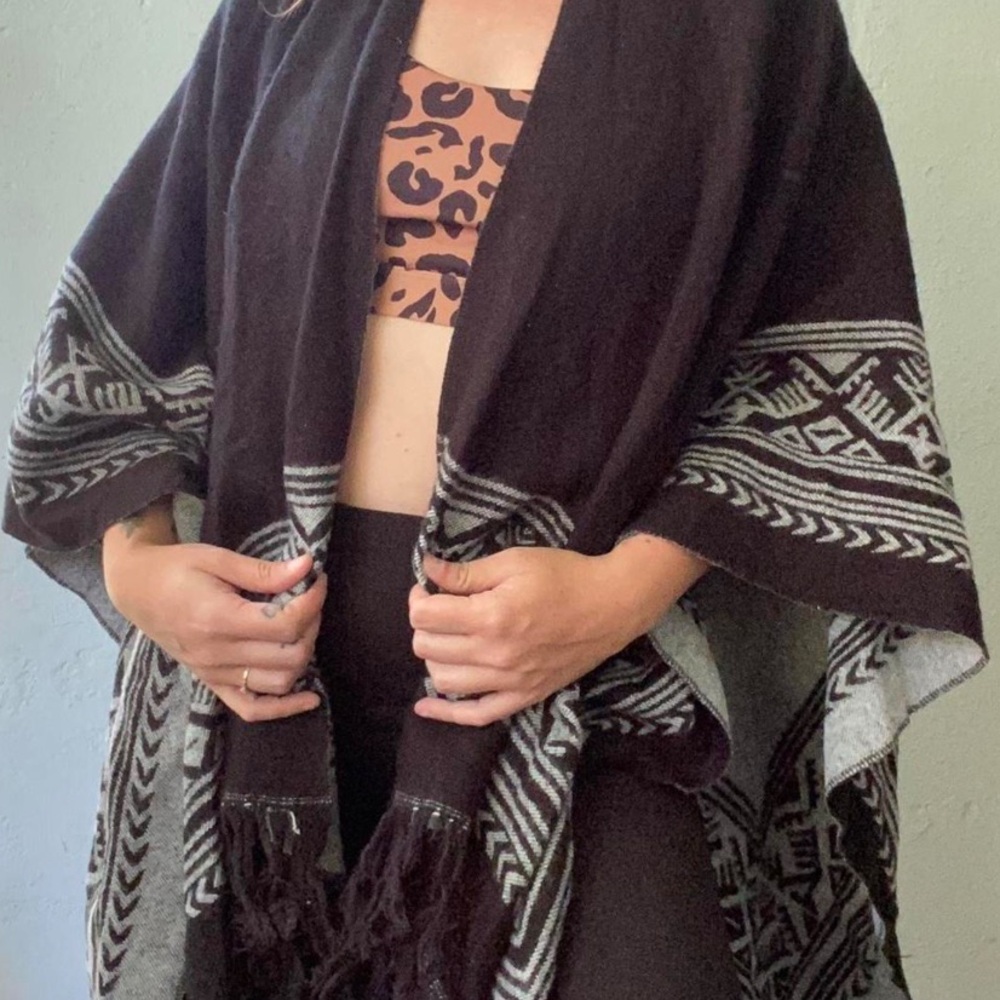 Max Studio Black and Gray Knit shawl wrap